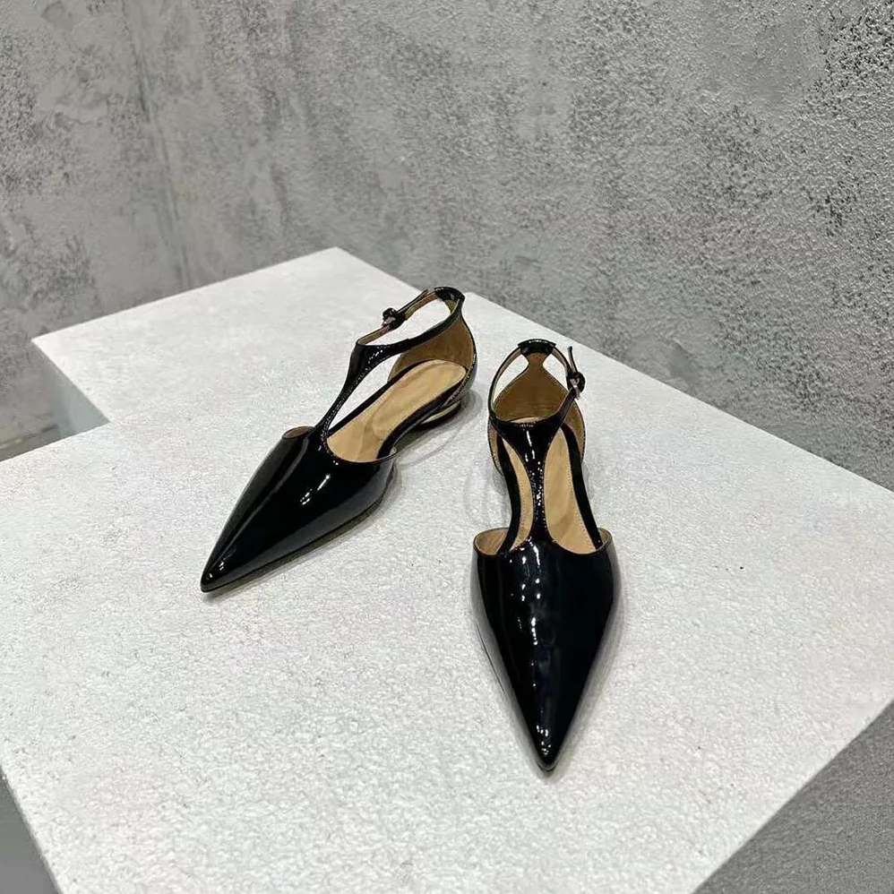 Bottega Veneta Rocket T-Bar Ballerina Flat Laminated Leather T-bar Ballerina for Women in Black Bottega Veneta Rocket T-Bar Ballerina Flat Laminated Leather T-bar Ballerina for Women in Black