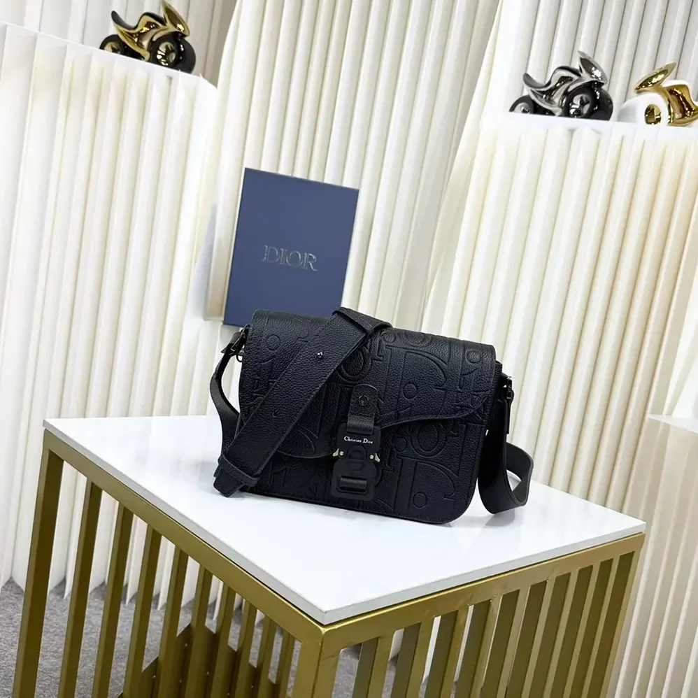 Dior Small Saddle Messenger Bag with Flap Black Dior Gravity Leather for Men