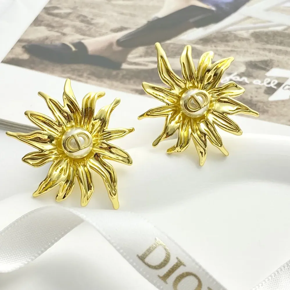 Dior Tribales Earrings Gold-Finish Metal and White Resin Pearls for Women Dior Tribales Earrings Gold-Finish Metal and White Resin Pearls for Women