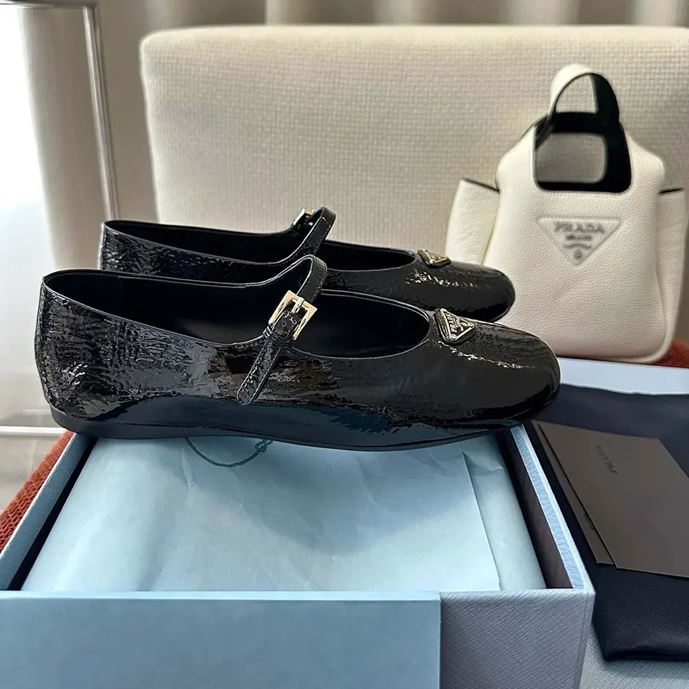 Prada Naplak Patent Leather Ballerinas for Women in Black Prada Naplak Patent Leather Ballerinas for Women in Black