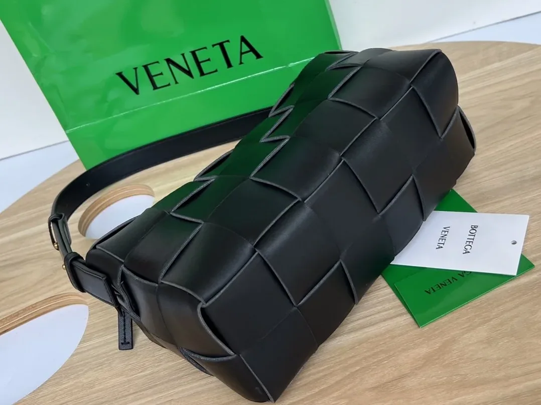 Bottega Veneta Brick Cassette Black Bottega Veneta Brick Cassette Black