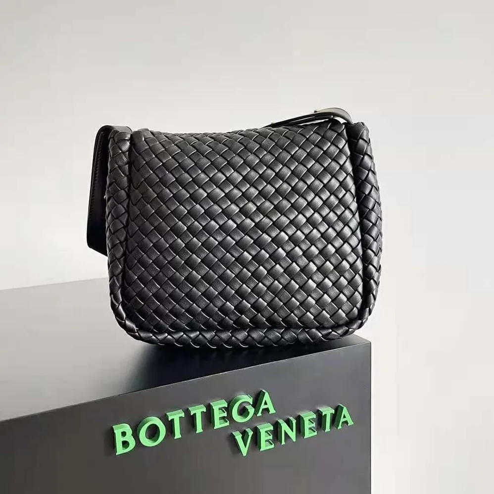 Bottega Veneta Cobble Shoulder Bag Small Padded Intreccio Leather for Women in Black Bottega Veneta Cobble Shoulder Bag Small Padded Intreccio Leather for Women in Black