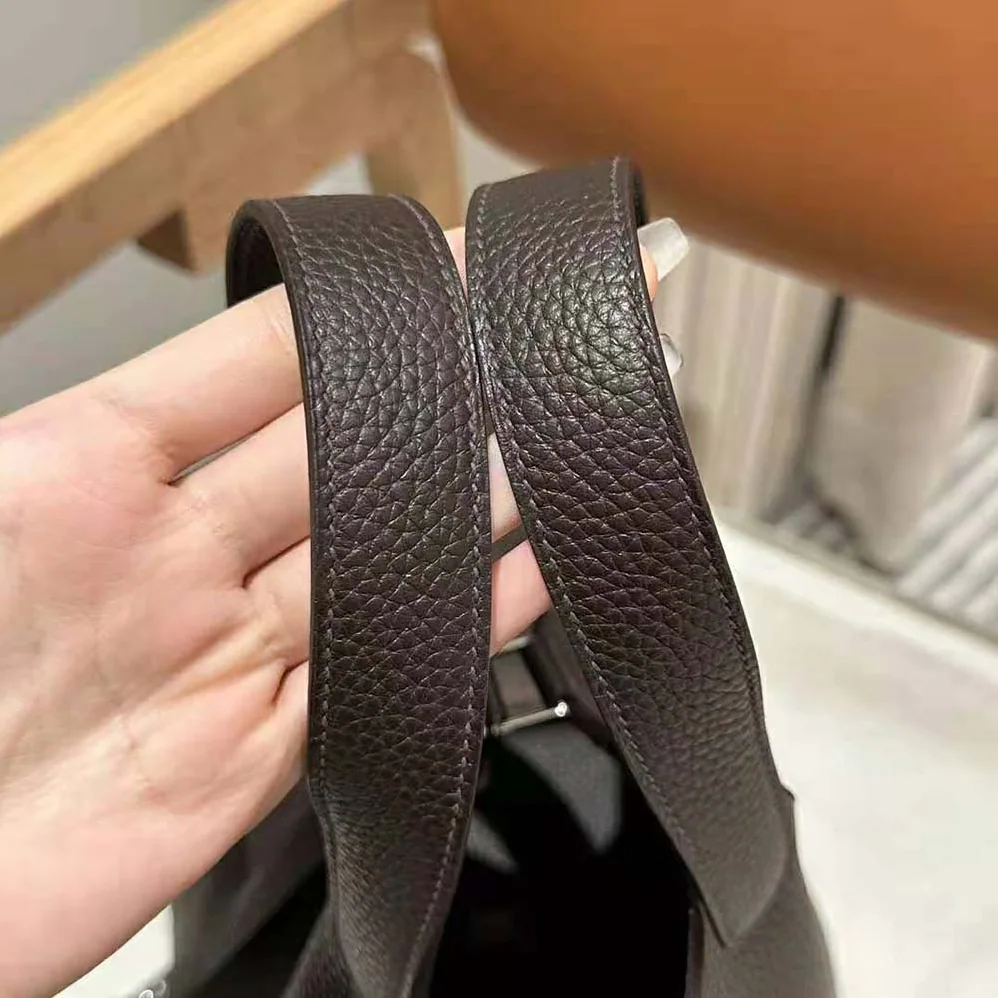 Hermes Picotin Lock 18cm in Clémence leather for Women in Black Hermes Picotin Lock 18cm in Clémence leather for Women in Black