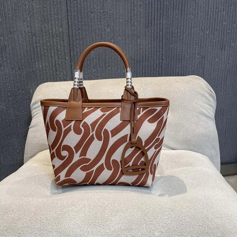 Hermes Steeple 28 Ecru Tote Bag for Unisex in Brown Hermes Steeple 28 Ecru Tote Bag for Unisex in Brown