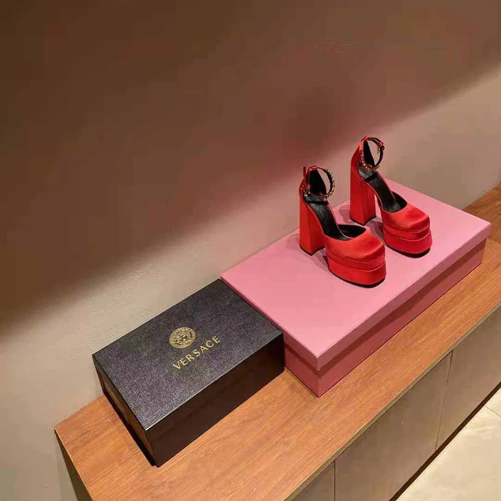 Versace Medusa Aevitas Platform Pumps for Women in Red Versace Medusa Aevitas Platform Pumps for Women in Red