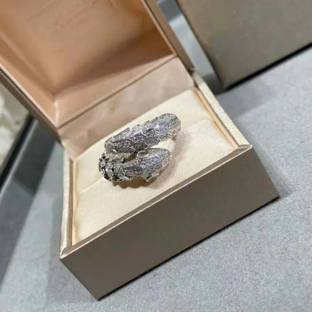 Bvlgari Serpenti 18 kt White Gold Ring Set for Women in Green Bvlgari Serpenti 18 kt White Gold Ring Set for Women in Green