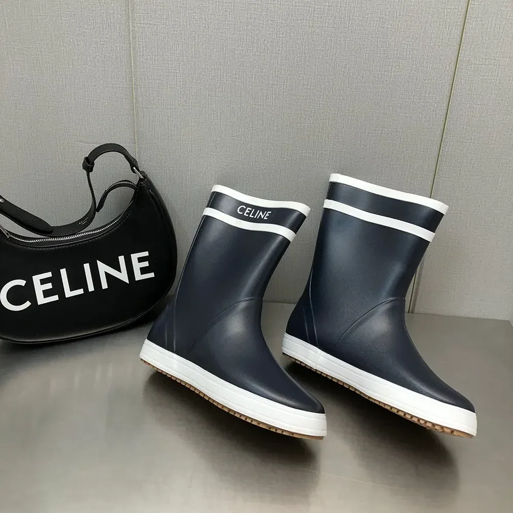 Celine Flat Half Boot Les Bottes DE Pont Celine in Natural Rubber for Women in Black
