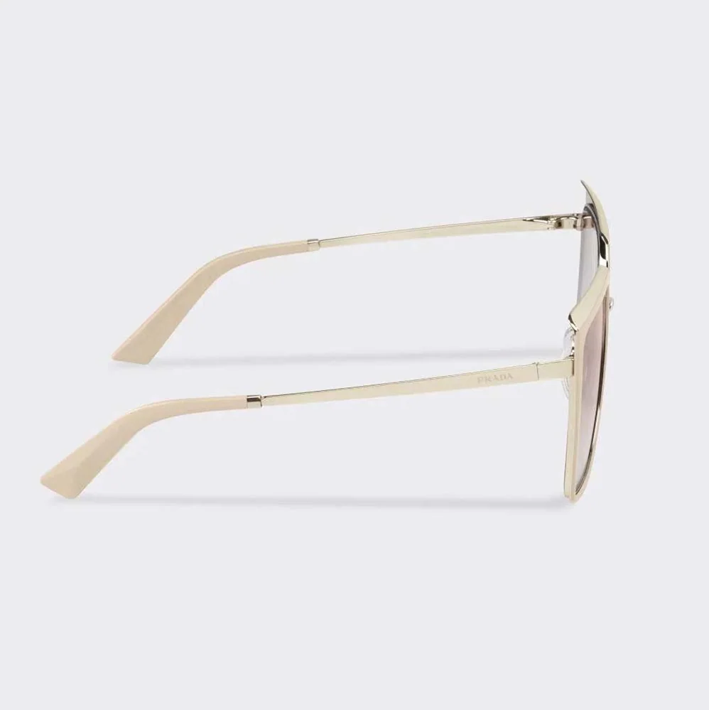 Prada Cinéma Sunglasses of the Iconic Prada Cinéma Collection with Sophisticated for Women in Pink Prada Cinéma Sunglasses of the Iconic Prada Cinéma Collection with Sophisticated for Women in Pink