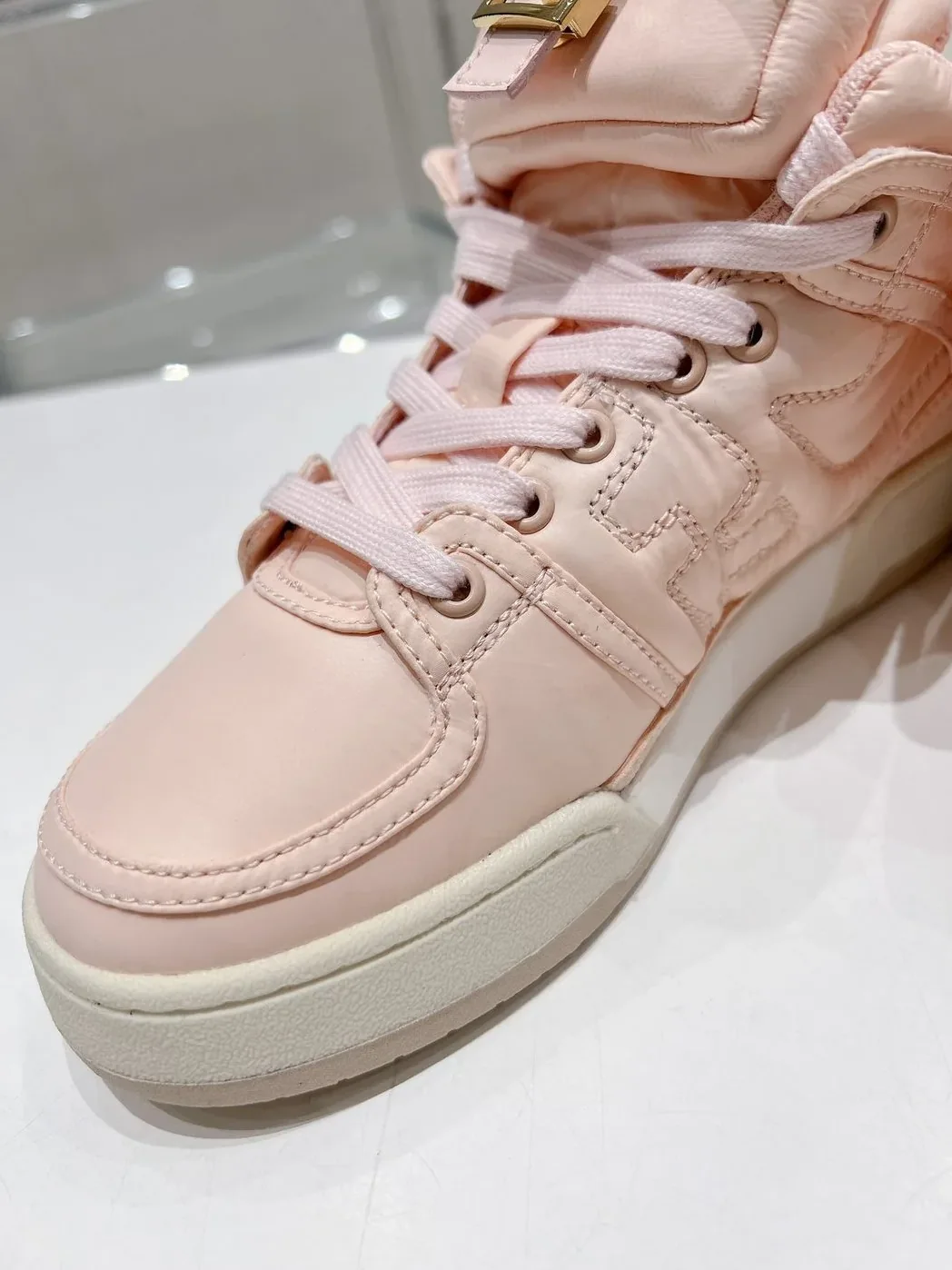 FD Fendi Match Lace-Up High-Top Sneakers Pink 8E8380ALIRF1JG9 FD Fendi Match Lace-Up High-Top Sneakers Pink 8E8380ALIRF1JG9