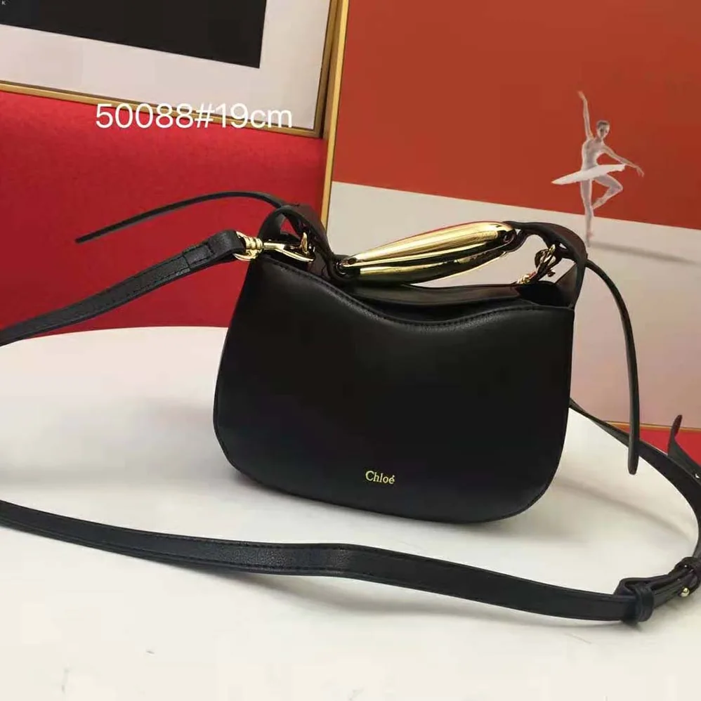 Chloe Kiss Small Purse in Small Grain Calfskin for Women in Black
