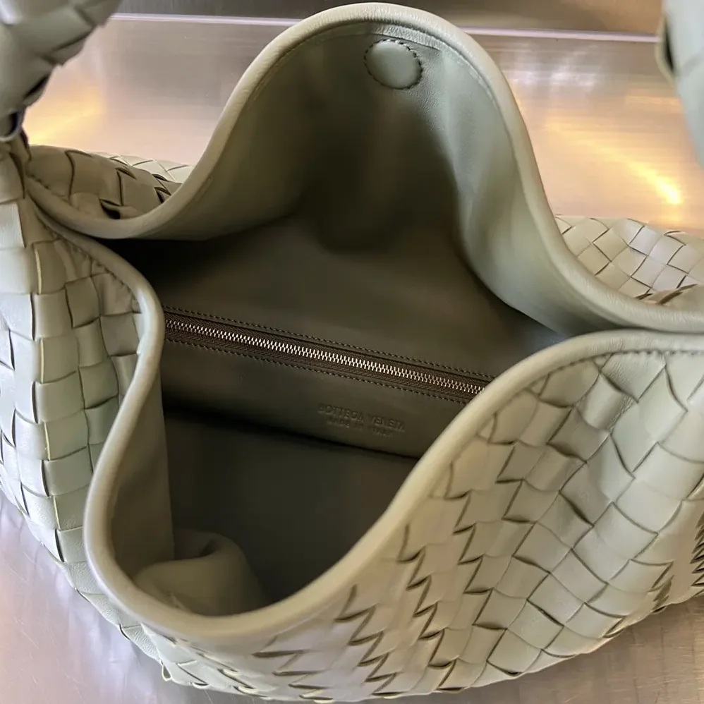 Bottega Veneta Large Hop Shoulder Bag in Calf Leather for Women in Light Green