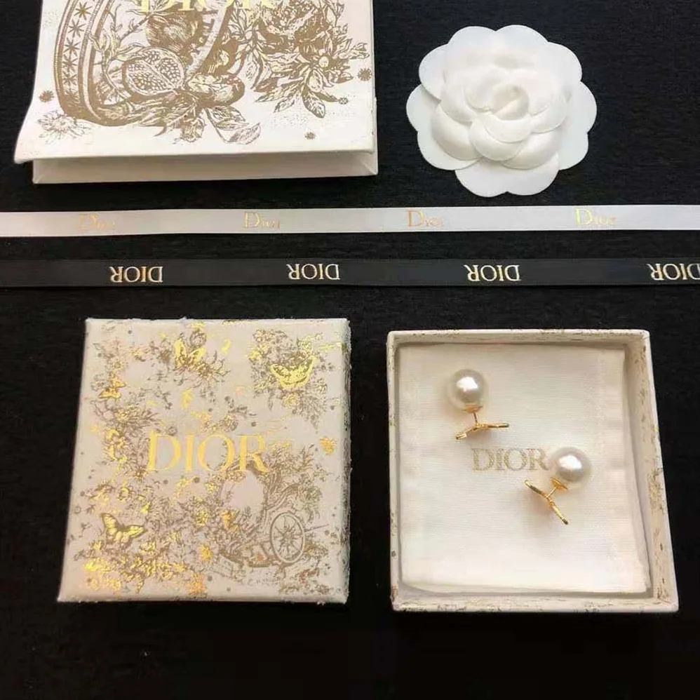 Dior Tribales Earrings Gold-Finish Metal and White Resin Pearls for Women Dior Tribales Earrings Gold-Finish Metal and White Resin Pearls for Women
