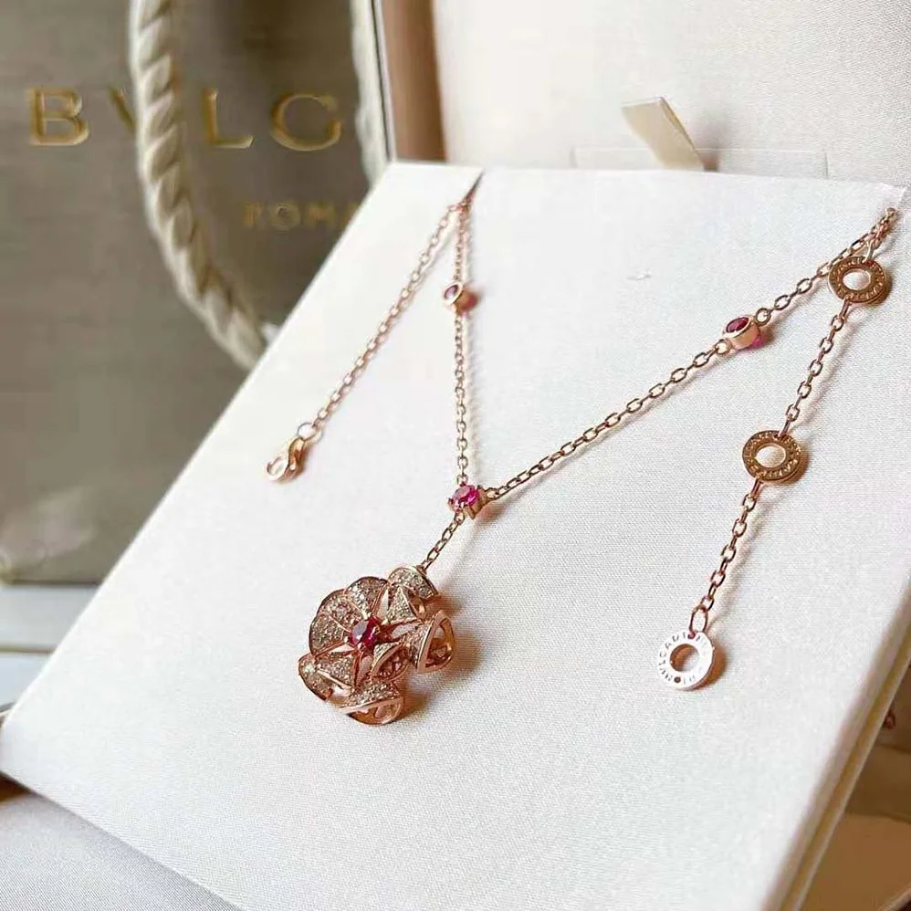 Bvlgari Divas Dream Necklace in 18 Kt Rose Gold for Women