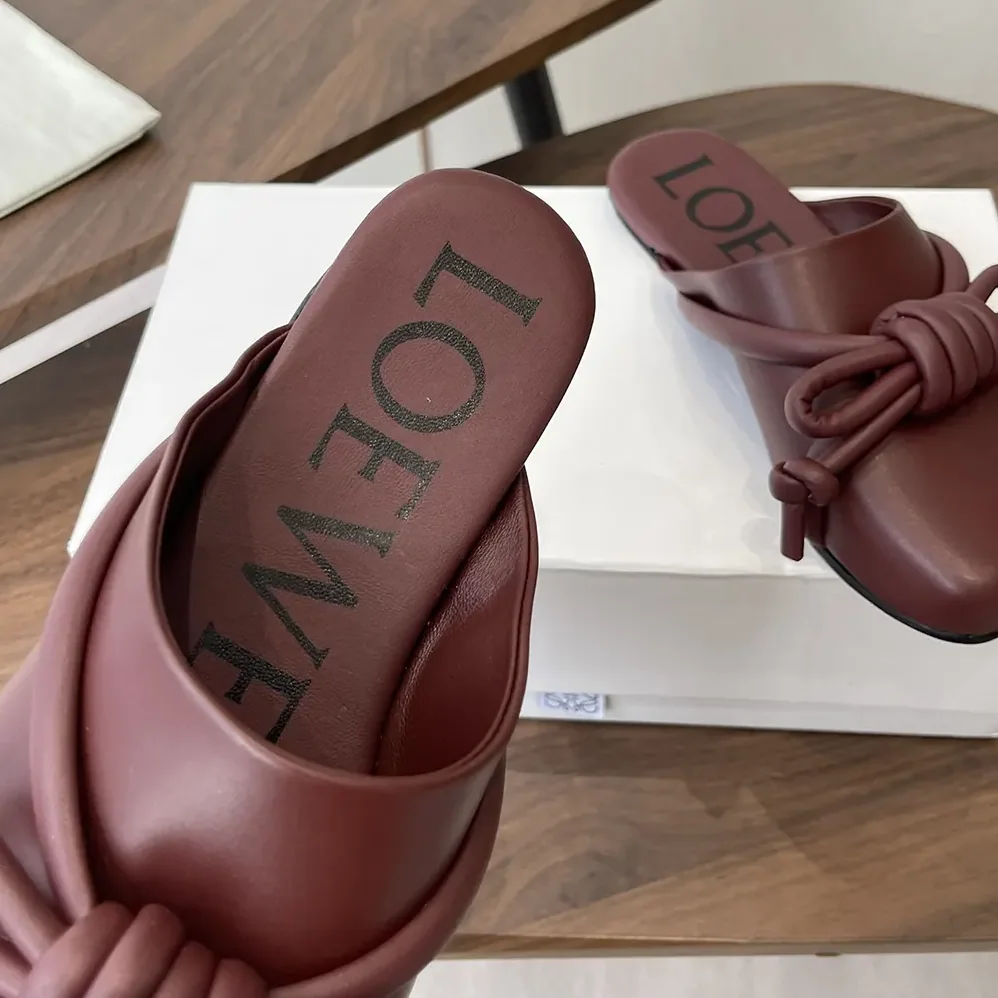 Loewe Flamenco Knot Mule in Lambskin for Women in Dark Chestnut Loewe Flamenco Knot Mule in Lambskin for Women in Dark Chestnut
