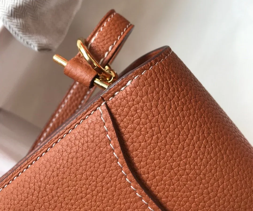 Hermes Mini Evercolor Sac Roulis 19 Brown Hermes Mini Evercolor Sac Roulis 19 Brown