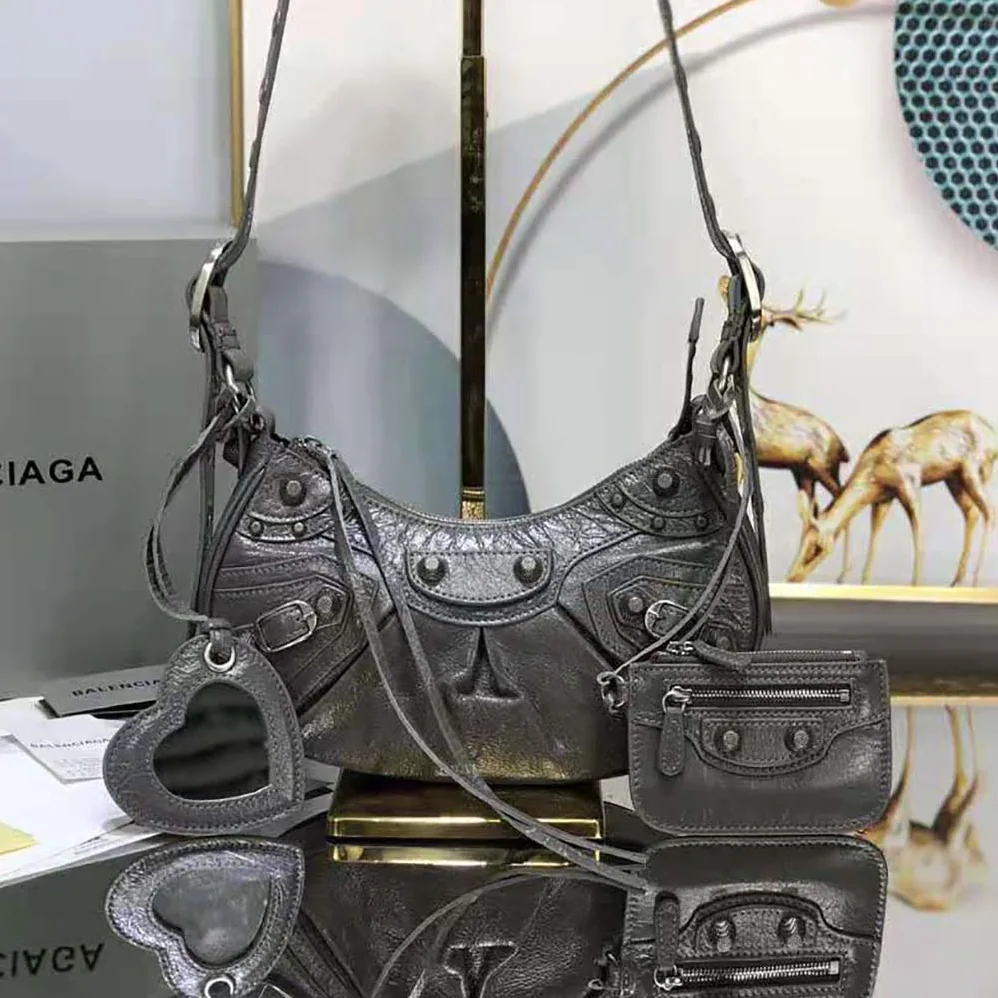 Balenciaga Le Cagole XS Shoulder Bag for Women in Black Balenciaga Le Cagole XS Shoulder Bag for Women in Black