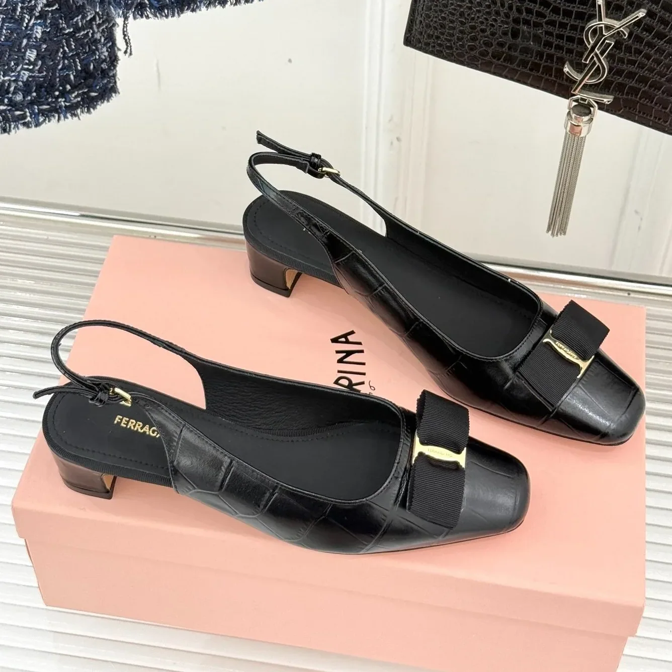 Ferragamo Varina Iconic Bow Slingback Black 01J702 Ferragamo Varina Iconic Bow Slingback Black 01J702