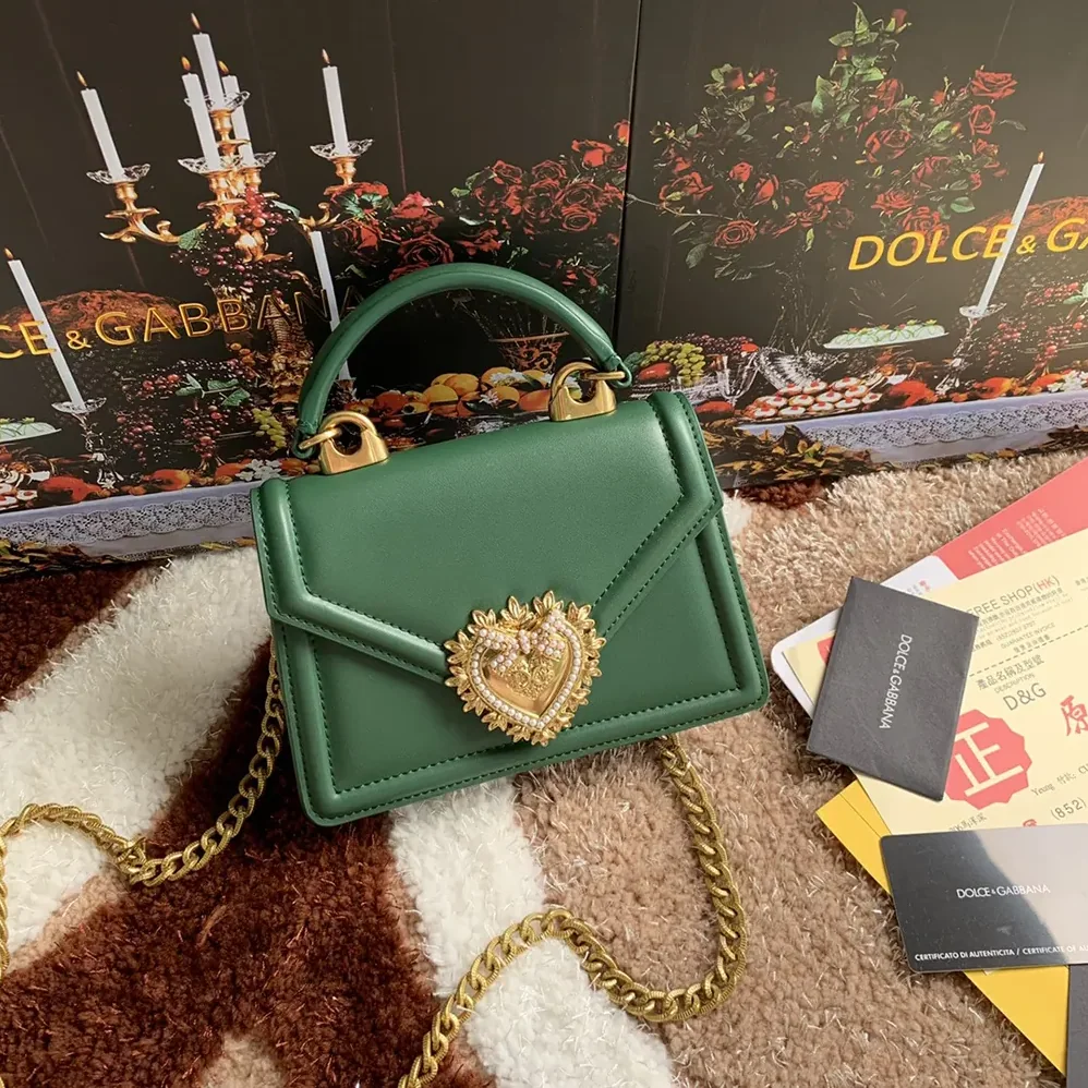 Dolce Gabbana D&G Medium Smooth Calfskin Devotion Bag for Women in Green Dolce Gabbana D&G Medium Smooth Calfskin Devotion Bag for Women in Green