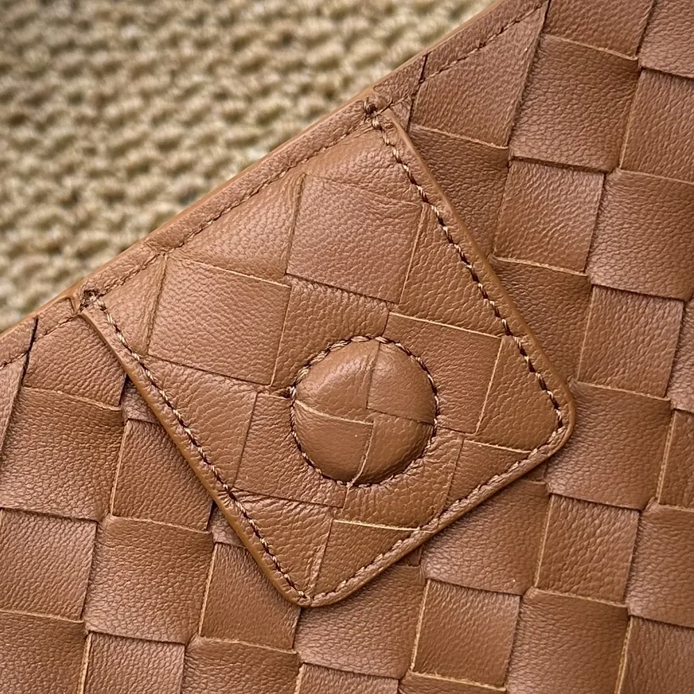 Bottega Veneta Large Andiamo for Women in Brown Bottega Veneta Large Andiamo for Women in Brown
