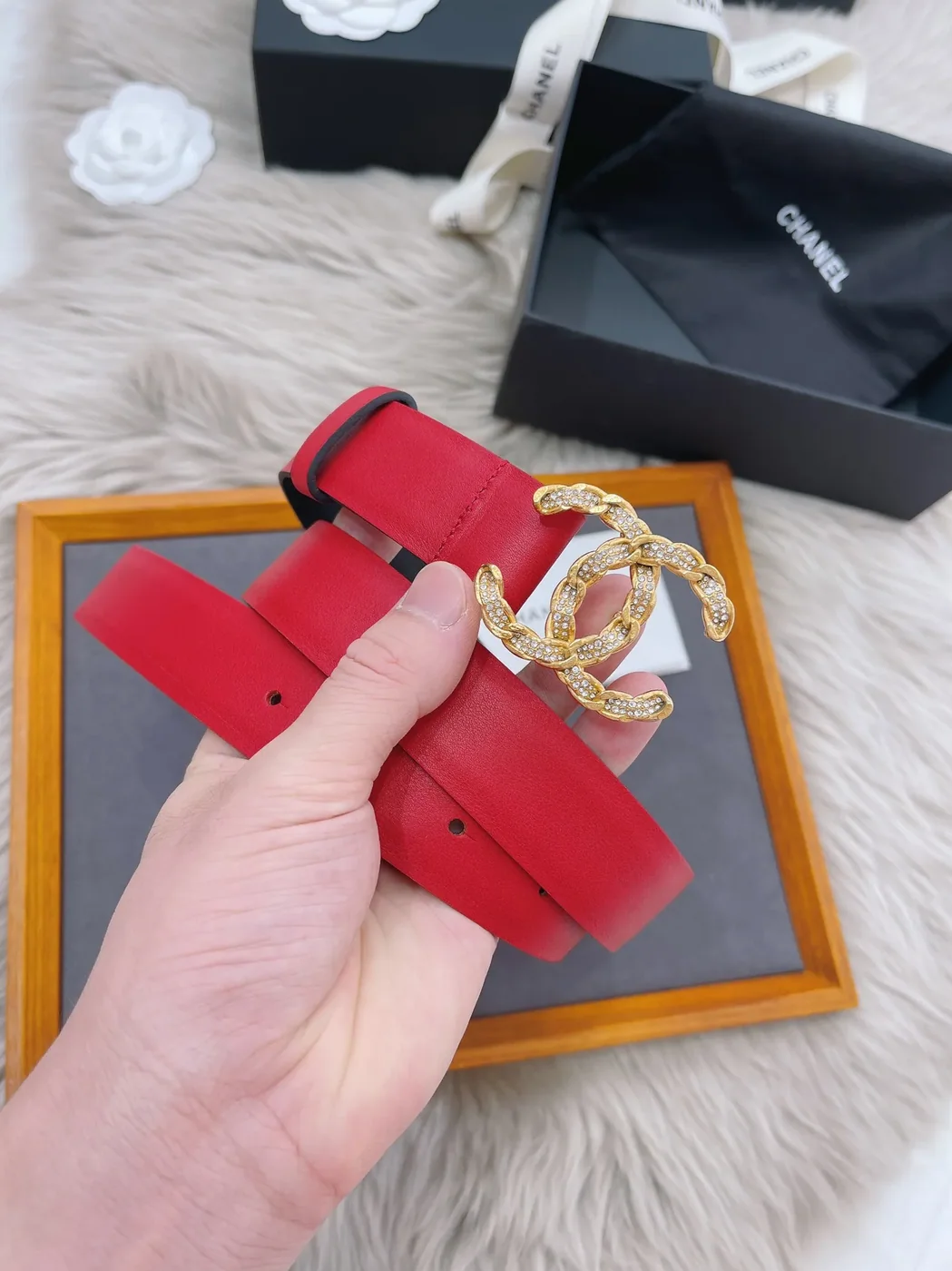 Chanel Shiny Gold Tone Chain Interlocking C Belt Red Chanel Shiny Gold Tone Chain Interlocking C Belt Red