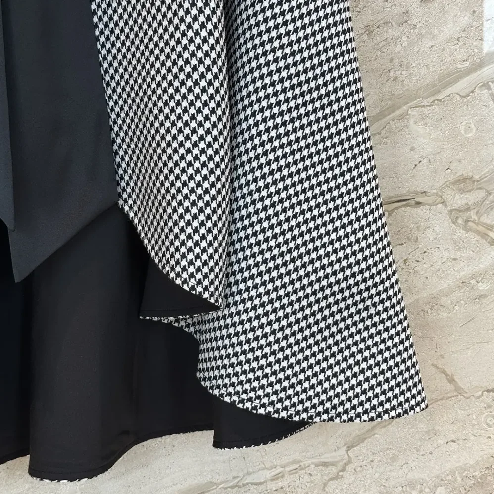 Dior Cape with Tied Neckline Black and White Houndstooth Silk-Virgin for Women in Wool Blend