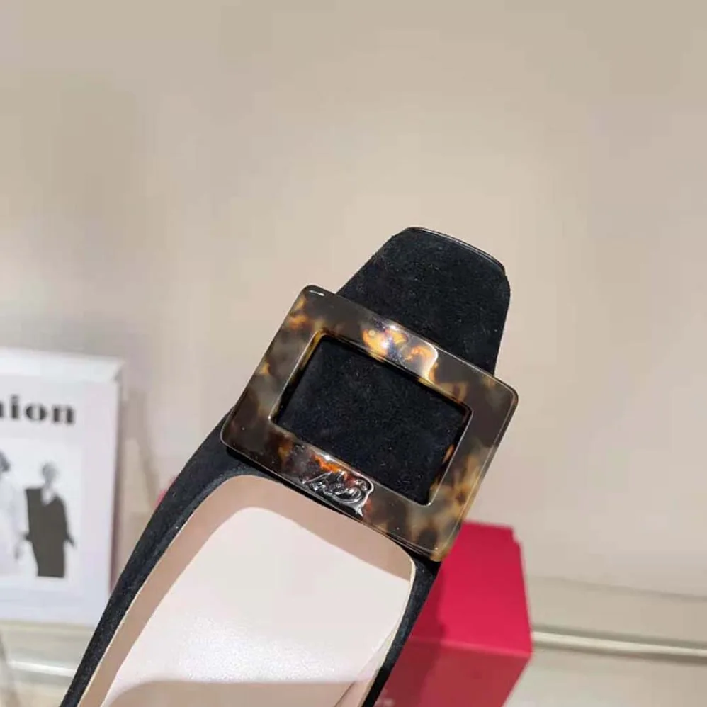 Roger Vivier Belle Vivier Turtle Buckle Pumps in Suede for Women