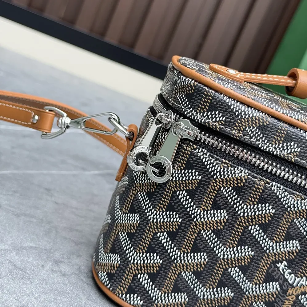 Goyard Muse Mini Vanity for Unisex in Tan Goyard Muse Mini Vanity for Unisex in Tan