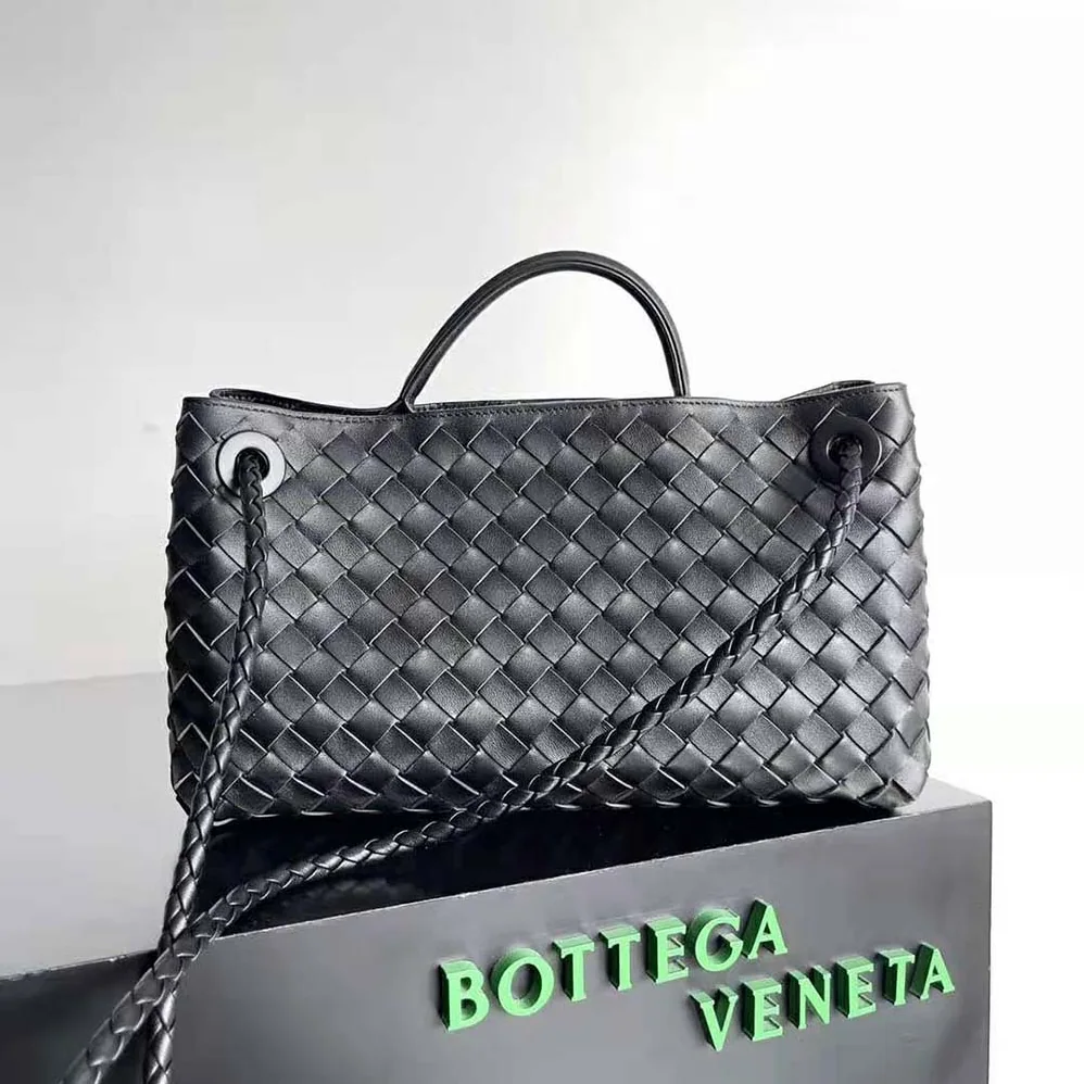 Bottega Veneta Small East/West Andiamo for Women in Black