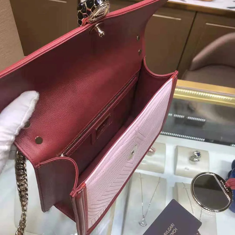 Bvlgari Serpenti Forever Shoulder Bag for Women in Pink Bvlgari Serpenti Forever Shoulder Bag for Women in Pink