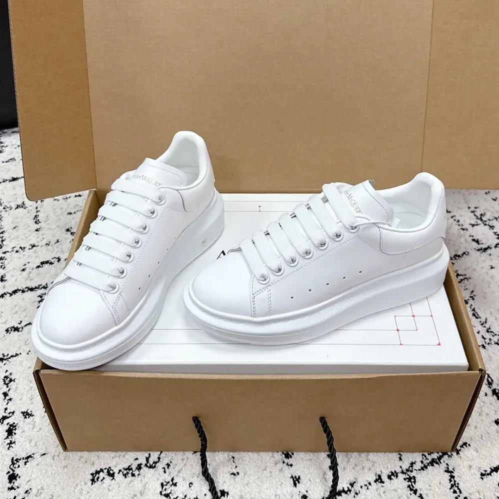 Alexander Mcqueen Oversized Sneaker Shoes White for Unisex Alexander Mcqueen Oversized Sneaker Shoes White for Unisex
