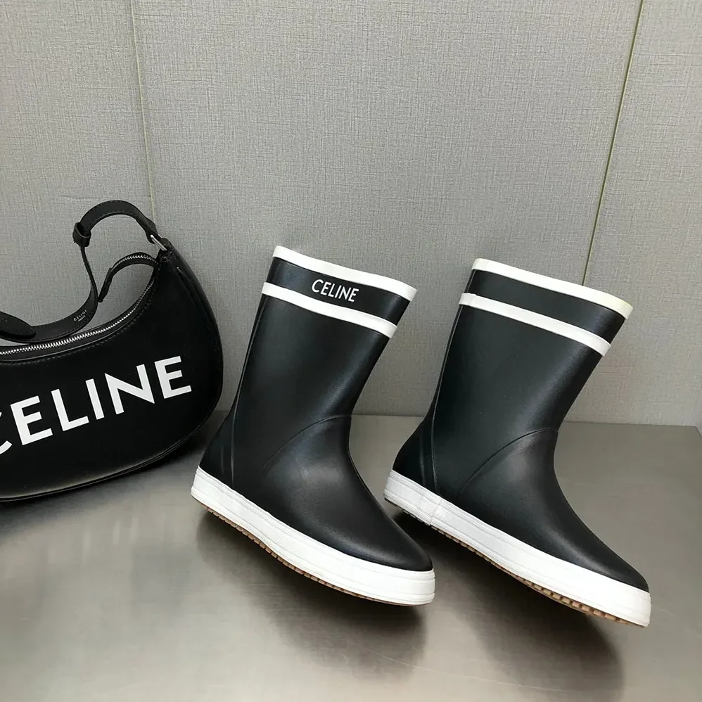 Celine Flat Half Boot Les Bottes DE Pont Celine in Natural Rubber for Women in Black