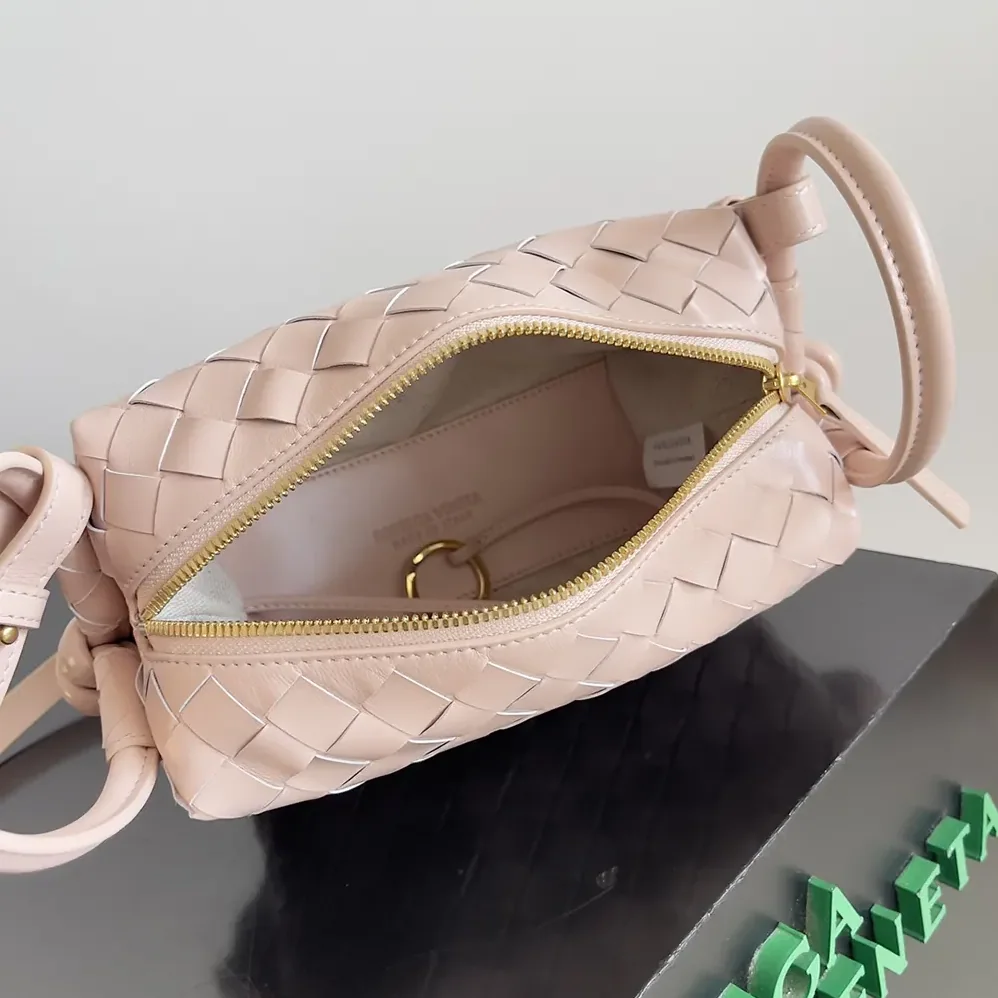 Bottega Veneta Top Handle Loop in Intrecciato Leather for Women in Pink