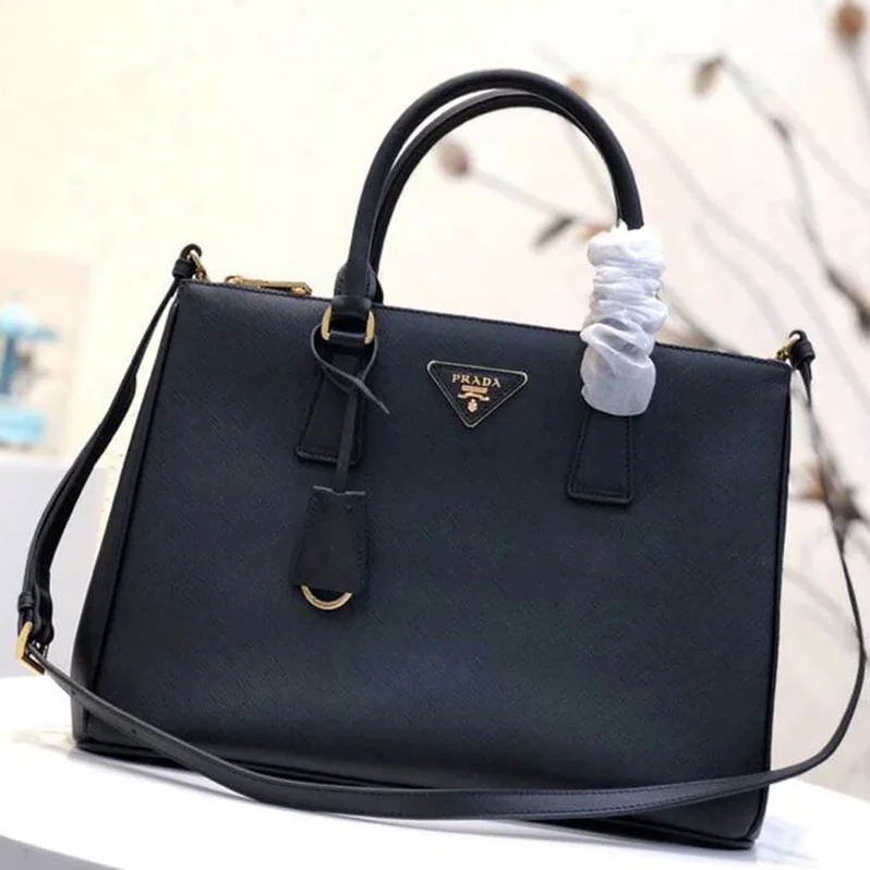 Prada Prada Galleria Bag in Saffiano Leather for Women in Black