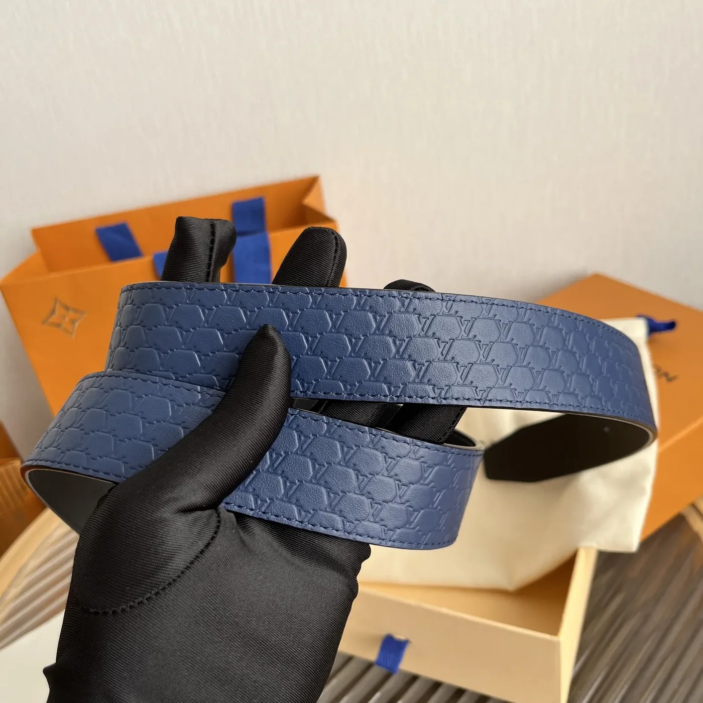 Louis Vuitton LV Initiales Embossed Belt Navy Blue With Matte White Buckle Louis Vuitton LV Initiales Embossed Belt Navy Blue With Matte White Buckle