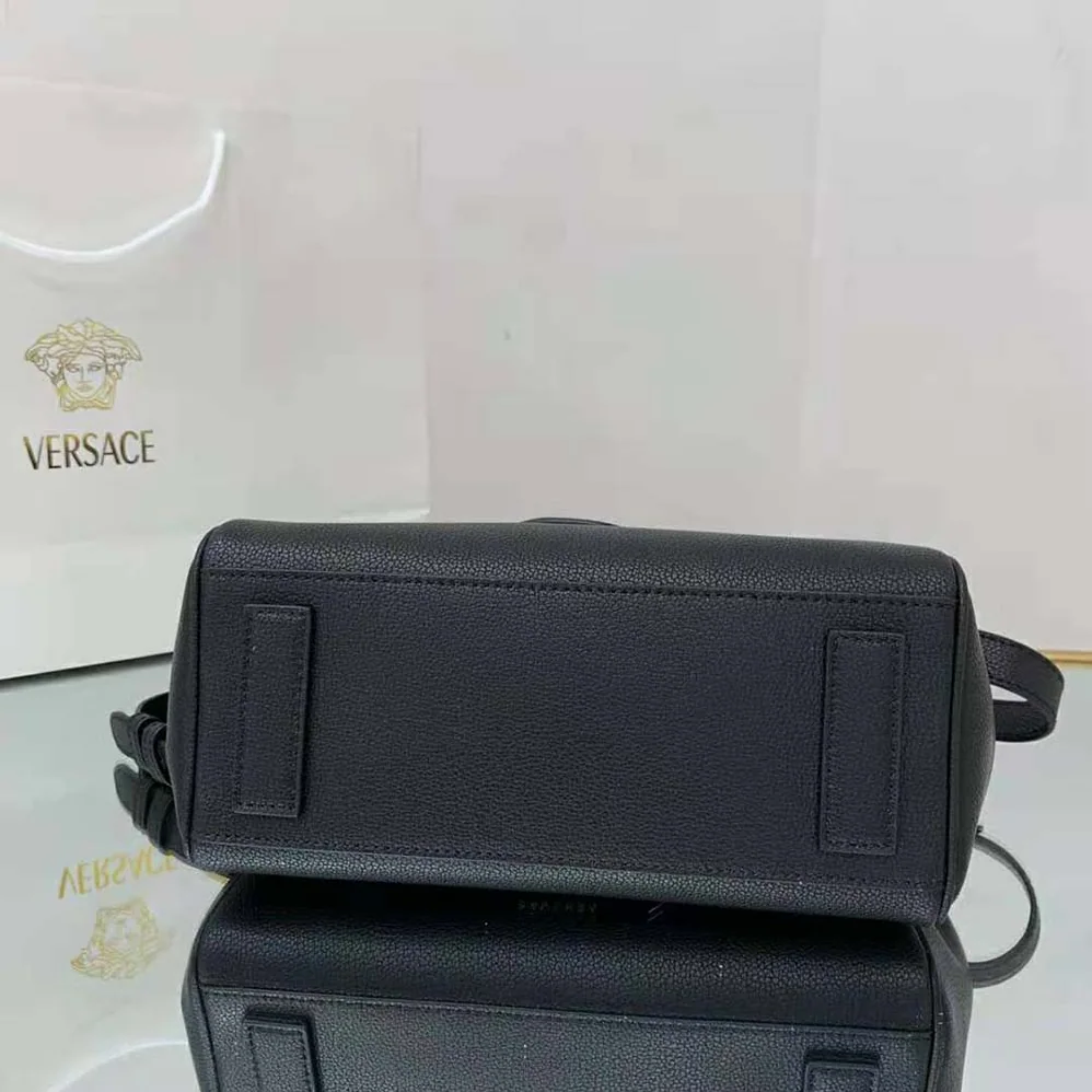 Versace La Medusa Medium Handbag Crafted From Premium leather for Women in Black