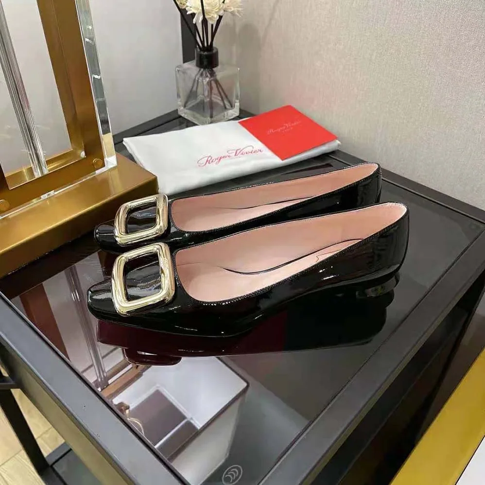Roger Vivier Viv Choc Metal Buckle Ballerinas in Patent Leather for Women in Black Roger Vivier Viv Choc Metal Buckle Ballerinas in Patent Leather for Women in Black