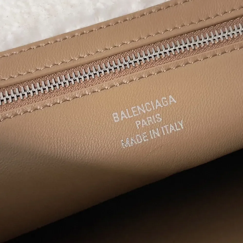 Balenciaga Rodeo Handbag Medium in Noce for Women in White Suede Calfskin Balenciaga Rodeo Handbag Medium in Noce for Women in White Suede Calfskin