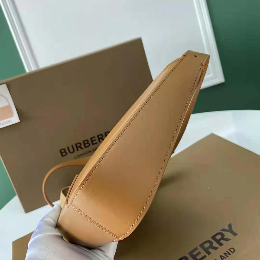 Burberry Leather TB Shoulder Bag for Women in Brown Burberry Leather TB Shoulder Bag for Women in Brown