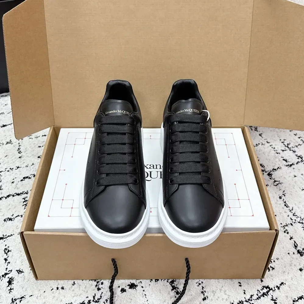 Alexander Mcqueen Oversized Sneaker Black Smooth Calf Leather Lace for Unisex in Up Sneaker