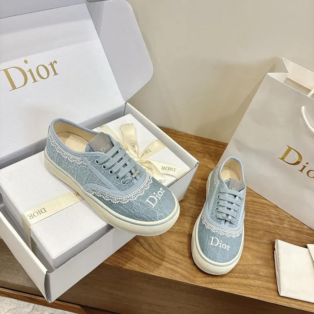 Dior Saltwind Sneaker Bleu Ciel Dior Oblique Embroidered Cotton and White Lace for Unisex Dior Saltwind Sneaker Bleu Ciel Dior Oblique Embroidered Cotton and White Lace for Unisex