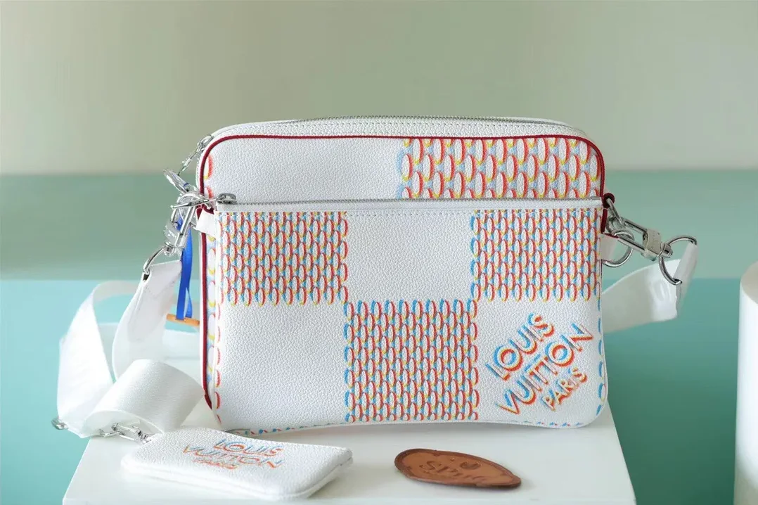 Louis Vuitton Trio Messenger Damier Spray White Louis Vuitton Trio Messenger Damier Spray White