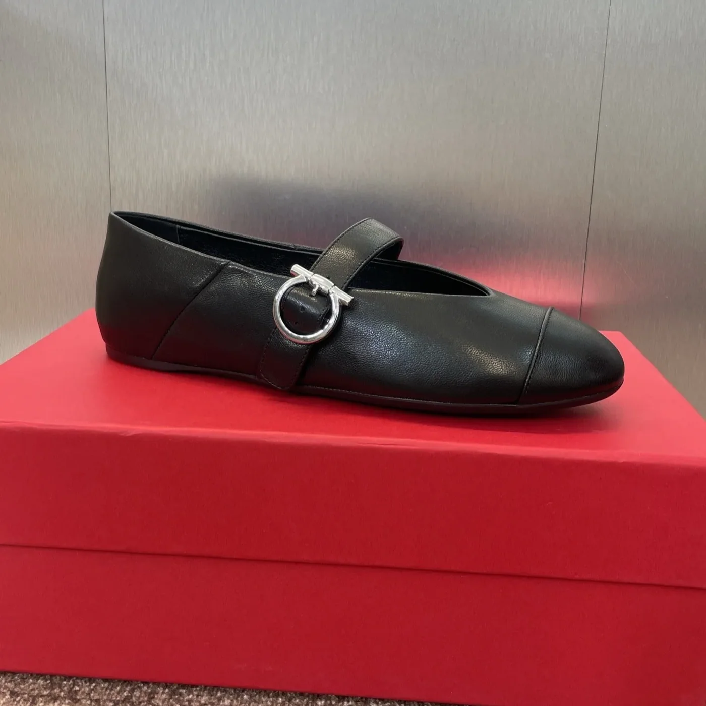 Ferragamo Gancini Ballet Flat Black 01J947