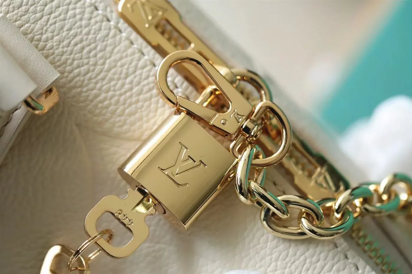 Louis Vuitton Speedy Bandouliere 20 White /