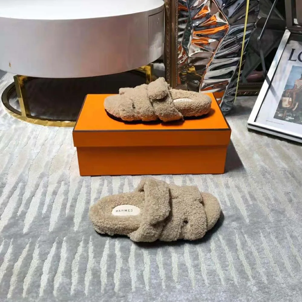 Hermes Chypre Sandal in Woolskin for Women in Brown