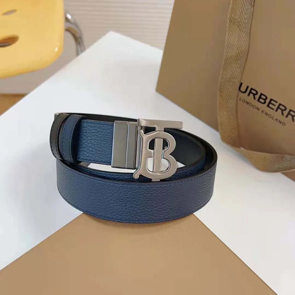 Burberry Reversible Leather TB Belt for Men in Navy Burberry Reversible Leather TB Belt for Men in Navy