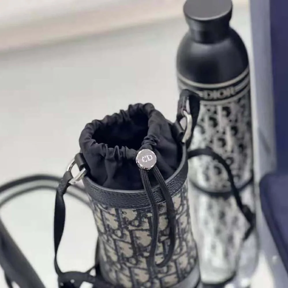 Dior Aqua Bottle and Bottle Holder with Shoulder Strap for Men Dior Aqua Bottle and Bottle Holder with Shoulder Strap for Men