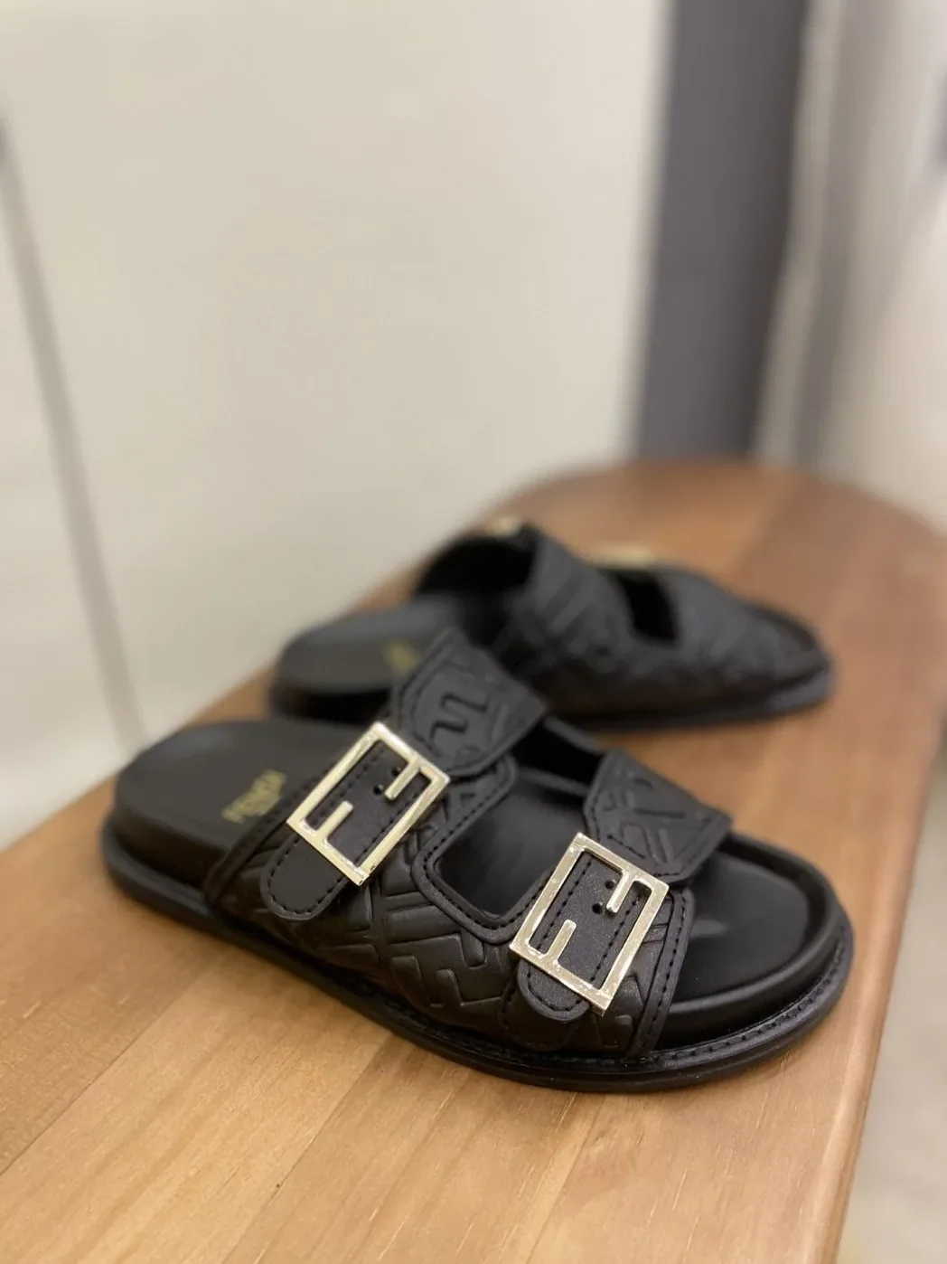 Fendi Feel Slides Black
