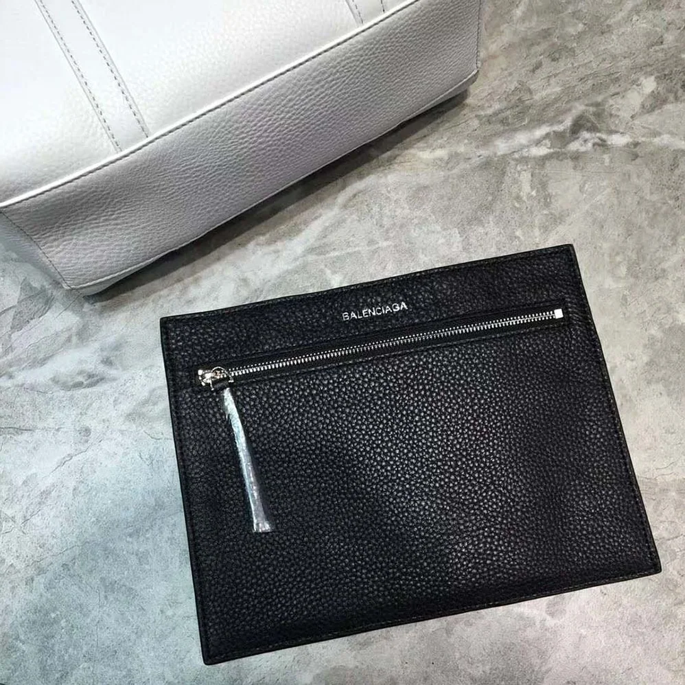 Balenciaga Everyday Tote XXS Calfskin Tote with Thin Handles for Women in Black Balenciaga Everyday Tote XXS Calfskin Tote with Thin Handles for Women in Black