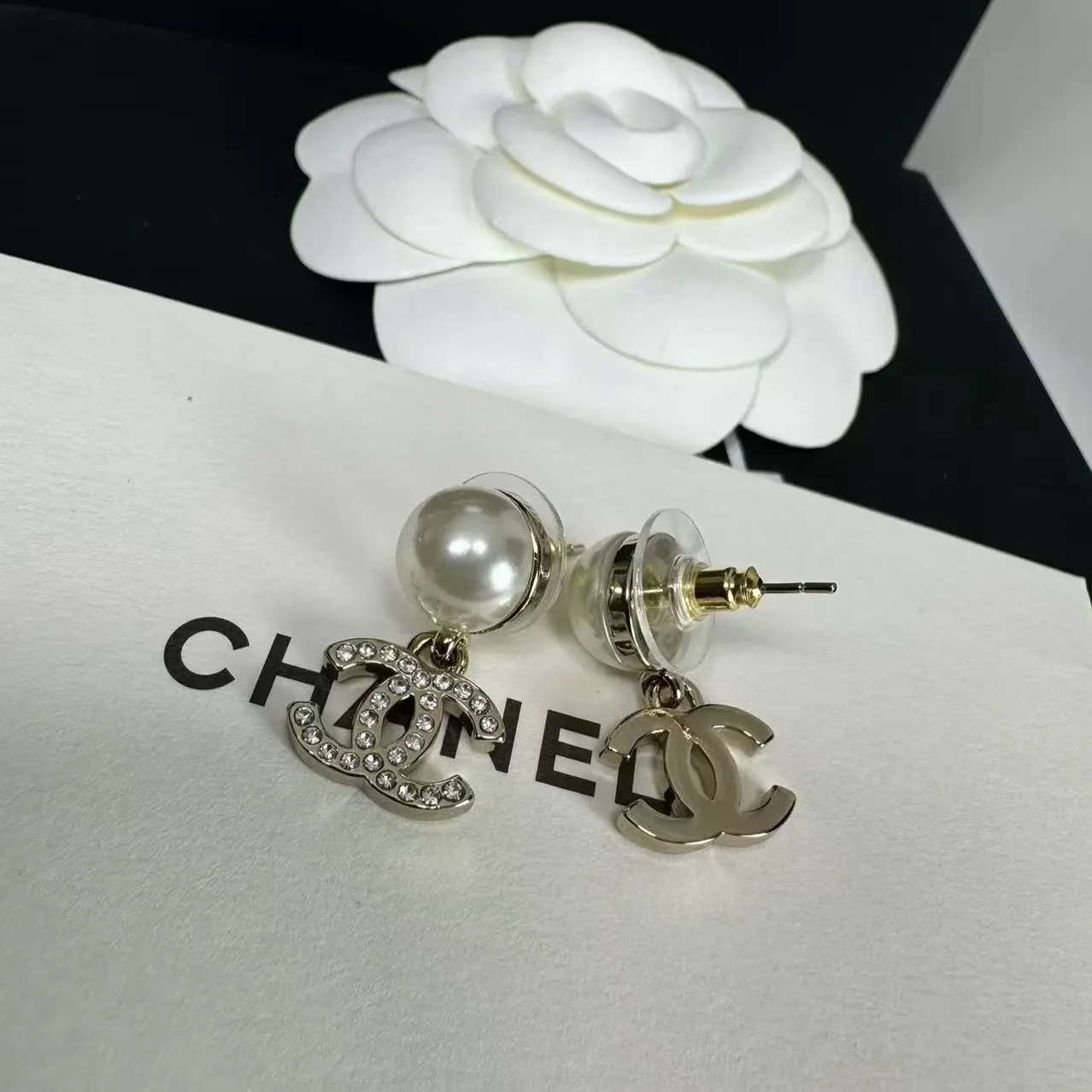 Chanel CC Earrings Gold Hardware Chanel CC Earrings Gold Hardware