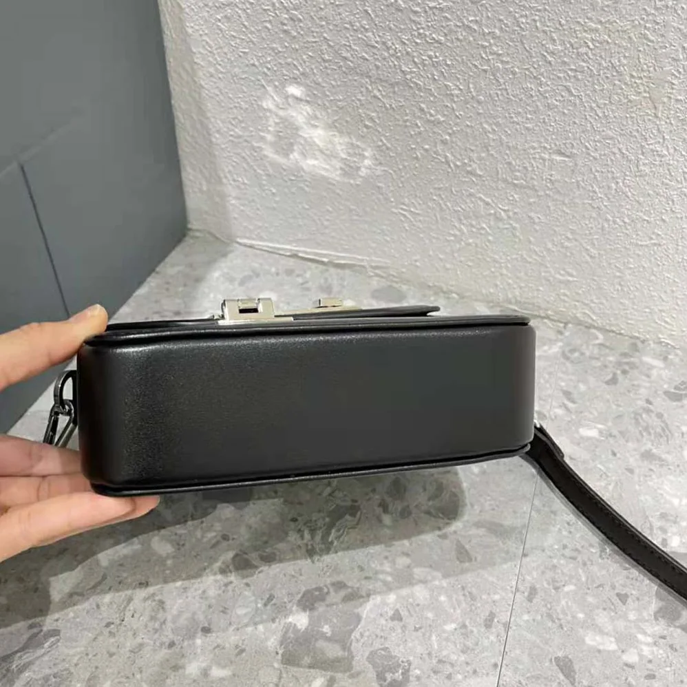 Dior Messenger Pouch Black Smooth Calfskin for Men